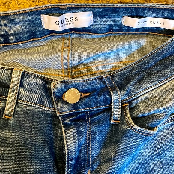 Guess size 25 sexy curve acid washed distressed jeans - Picture 3 of 4